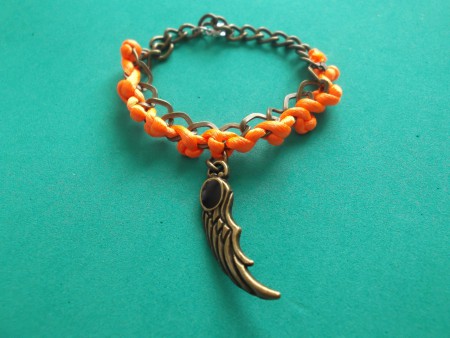 B-FLÚOR 02 : Pulsera de cadena bronce y cola de ratón naranja flúor