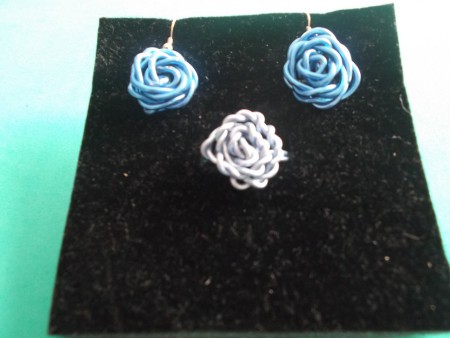 B-HAL 29: Conjunto de pendientes y anillo de hilo de alambre