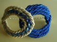 B-NV 09: Pulsera bocolor de cordòn cola de ratòn con tira brillante
